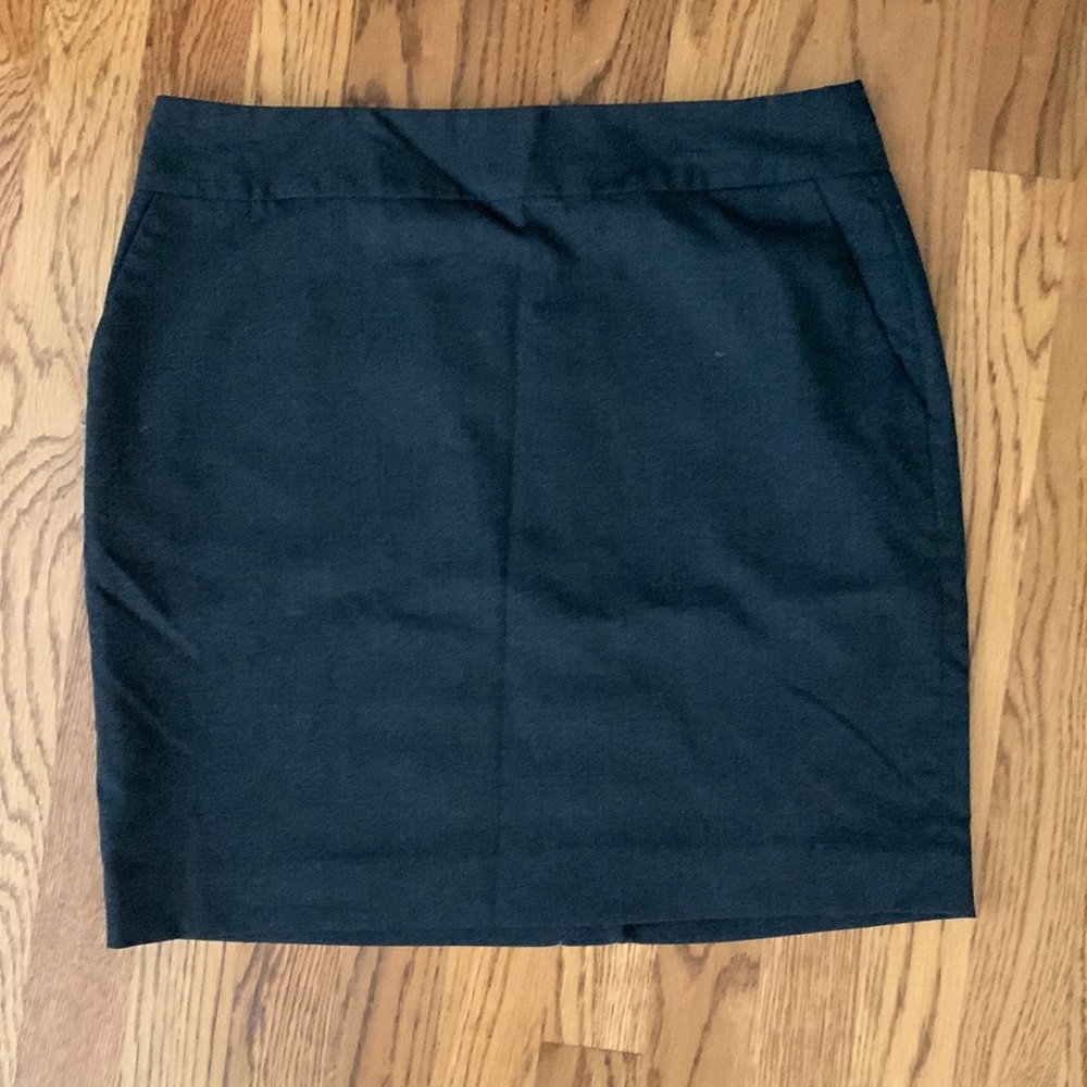 3/$30 Banana Republic dark gray pencil skirt 8P